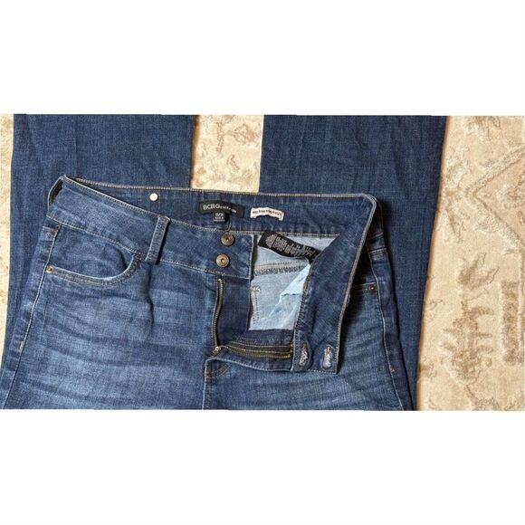 BCBGeneration Mid-Rise Bootcut Denim Jeans Sz. 13/31 - Picture 3 of 6